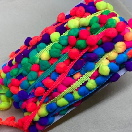 Galon pompon multic. fluo 12mm x 20 yd