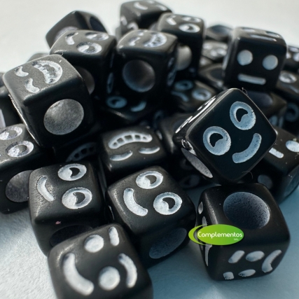 Dije cubo caritas f/negro 5mm x 250 gs