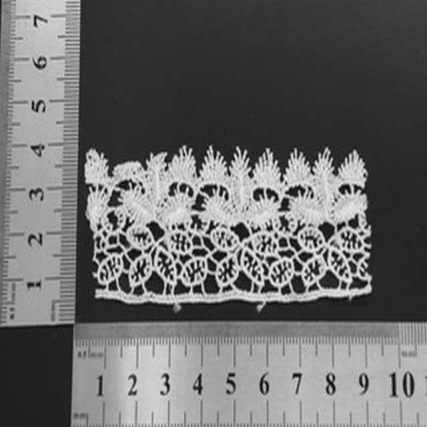 Guipure pol. 4 cm blanco hojas x 15 yd